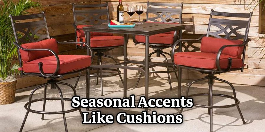 Seasonal Accents Like Cushions