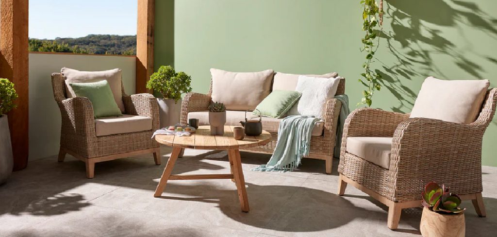 How to Clean Mildew Off Patio Furniture