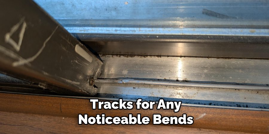 Tracks for Any Noticeable Bends