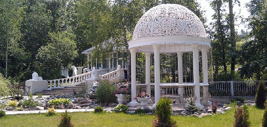 How to Decorate a Gazebo for a Wedding